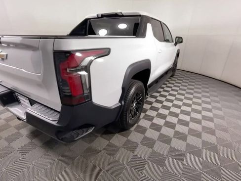 New 2025 Chevrolet Silverado EV LT image 11