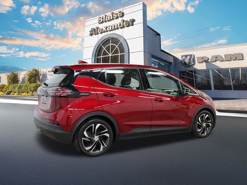 Used 2022 Chevrolet Bolt LT image 3