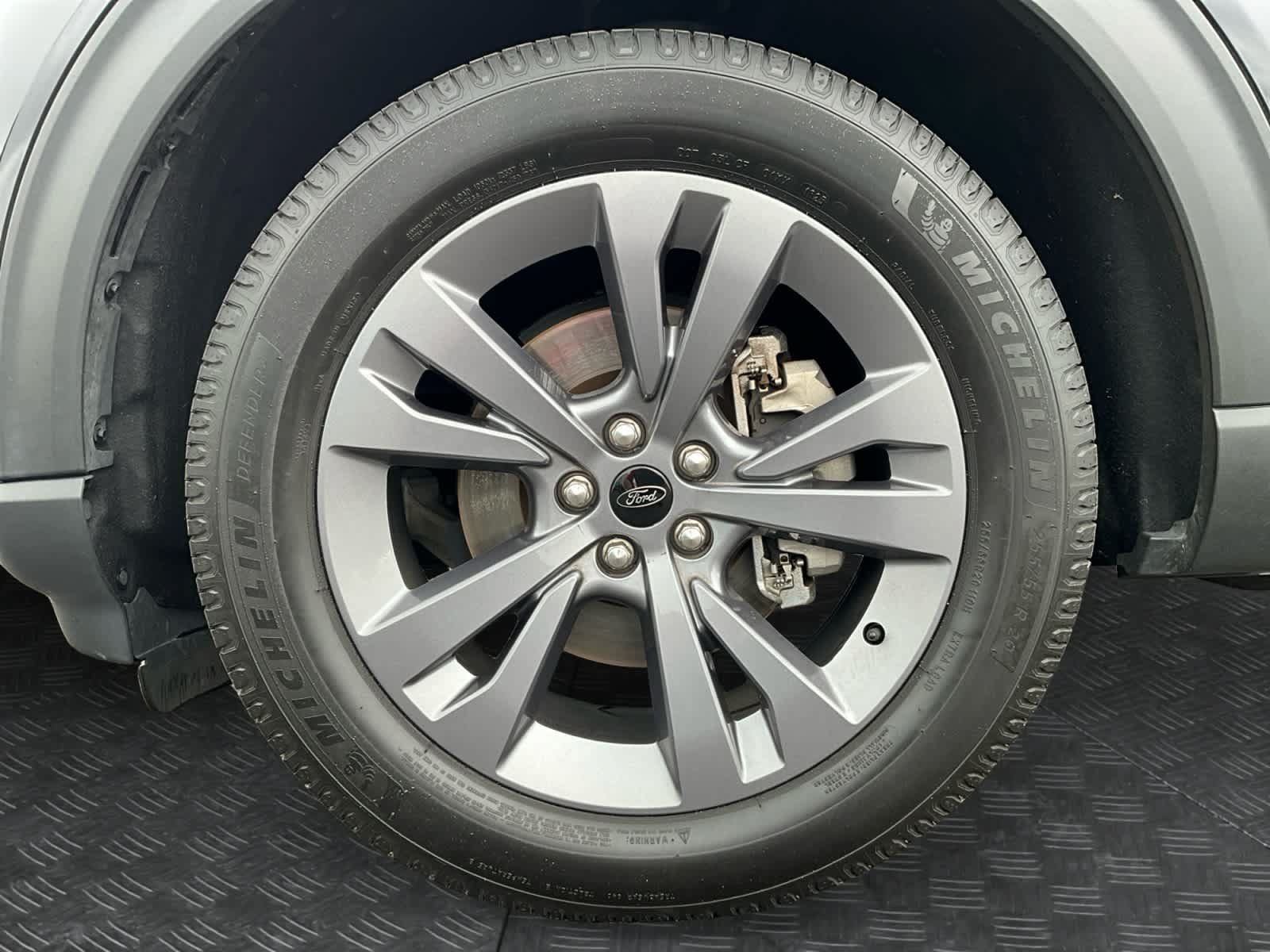 Used 2022 Ford Explorer XLT w/ Equipment Group 202A AWD/4WD image 14