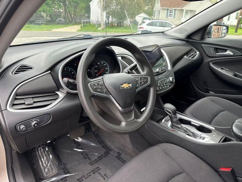 Used 2022 Chevrolet Malibu LT FWD image 10