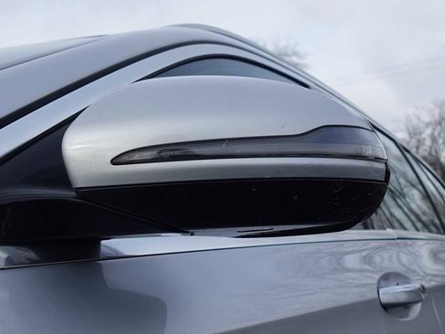 Used 2017 Mercedes-Benz E 400 4MATIC Wagon image 18