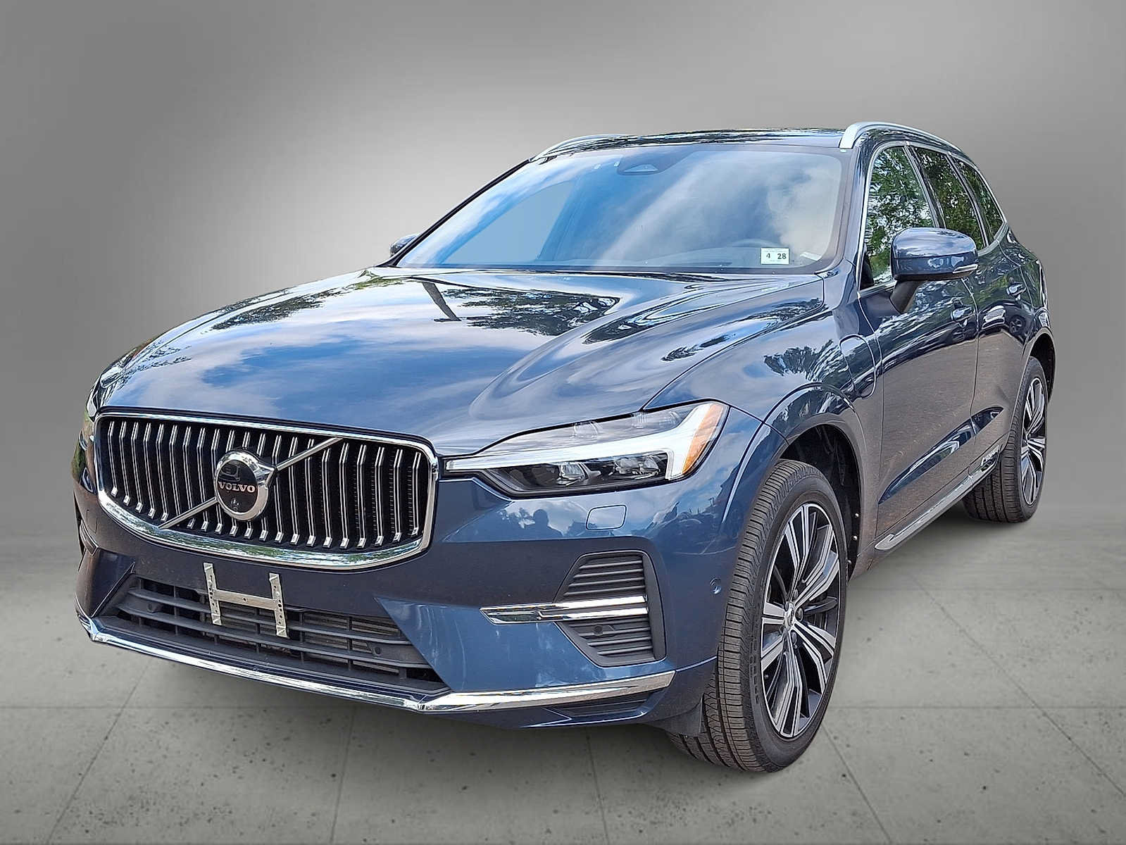 Used 2023 Volvo XC60 T8 Ultimate w/ Climate Package AWD/4WD image 1