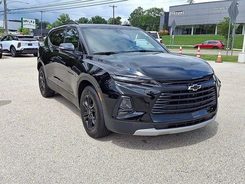 Used 2022 Chevrolet Blazer LT w/ Sound & Technology Package AWD/4WD image 2
