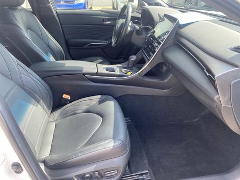 Used 2022 Toyota Avalon Limited w/ Advanced Safety Package FWD image 32
