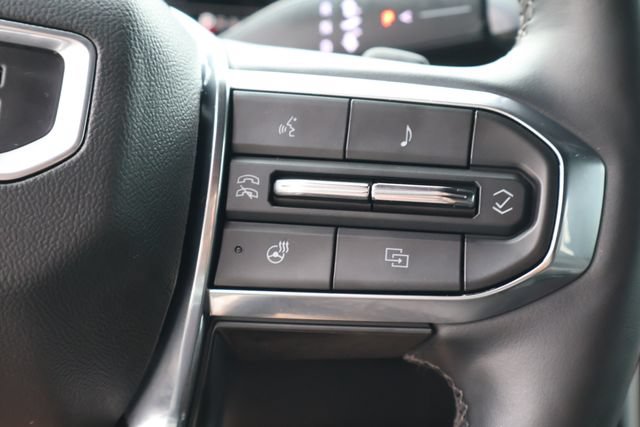 Used 2025 GMC Yukon Elevation AWD/4WD image 29
