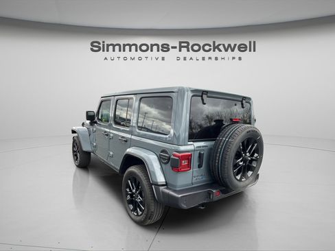 Used 2025 Jeep Wrangler Sahara w/ Safety Group image 5