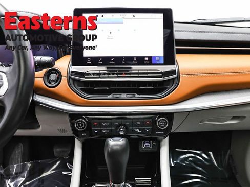 Used 2022 Jeep Compass Limited w/ Elite Group image 12