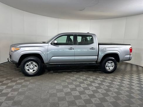 Used 2017 Toyota Tacoma 2WD Double Cab image 6