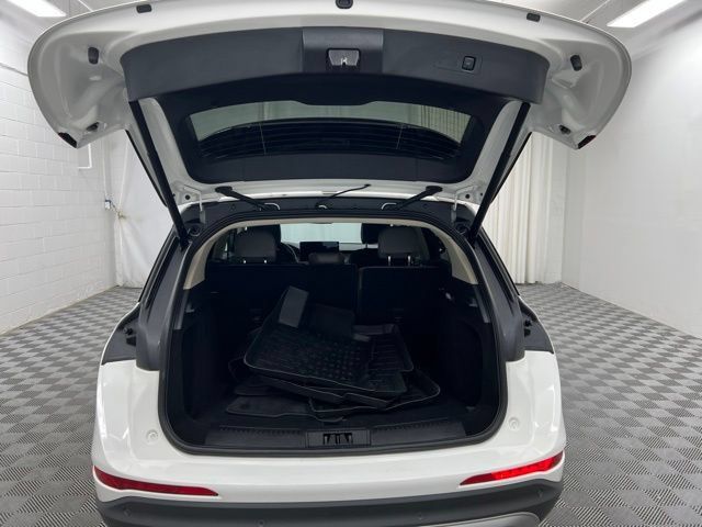 Certified 2025 Lincoln Corsair AWD image 8