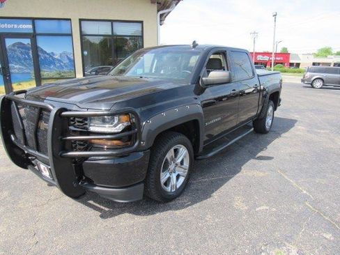 Used 2018 Chevrolet Silverado 1500 Custom w/ Custom Value Package AWD/4WD image 1