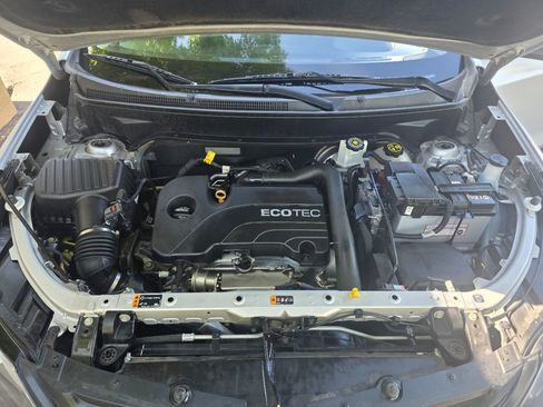 Used 2020 Chevrolet Equinox LS FWD image 13