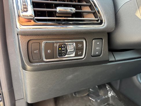 Certified 2023 Lincoln Navigator Reserve AWD/4WD image 14
