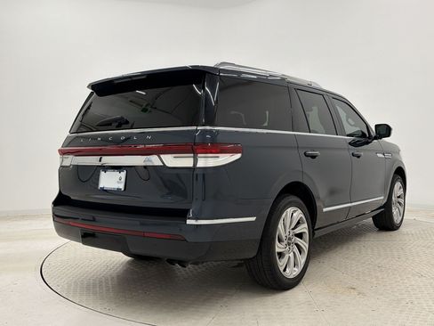 Used 2024 Lincoln Navigator Reserve AWD/4WD image 9
