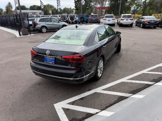 Used 2017 Volkswagen Passat 1.8T SEL Premium FWD image 10