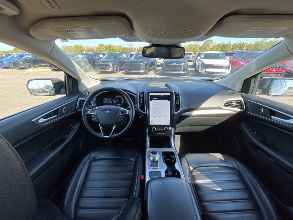 Used 2024 Ford Edge SEL AWD/4WD image 16