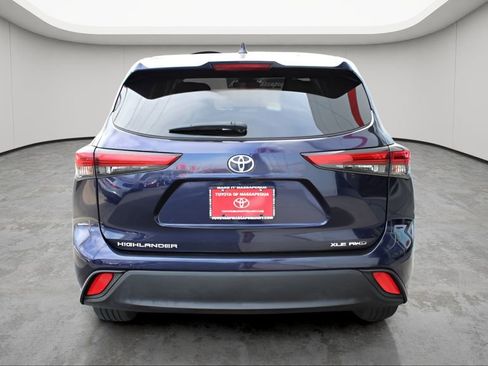 Used 2023 Toyota Highlander XLE AWD/4WD image 4
