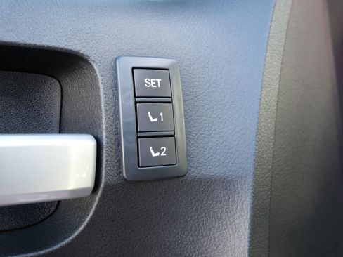 Used 2013 Toyota Tundra Platinum image 23