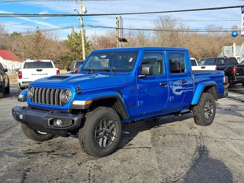 New 2026 Jeep Gladiator Sport image 3