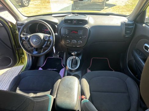 Used 2014 Kia Soul FWD image 6