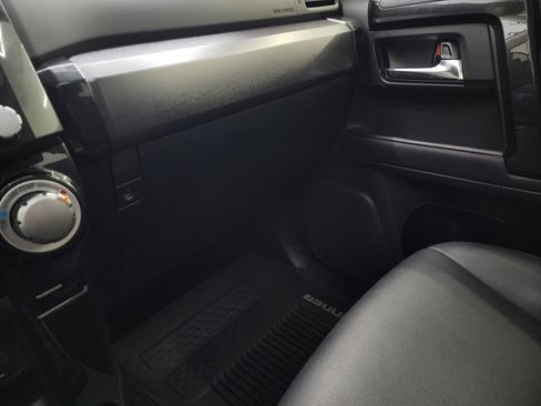 Used 2020 Toyota 4Runner Venture image 13