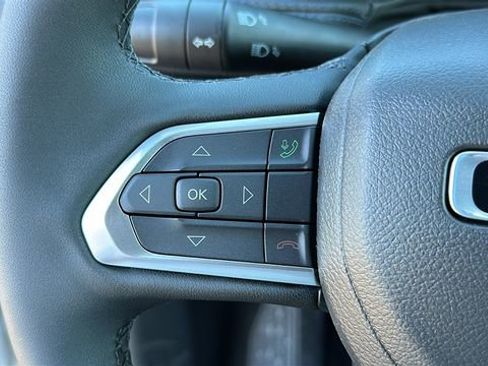 New 2025 Jeep Compass Limited w/ Sun & Sound Group image 12