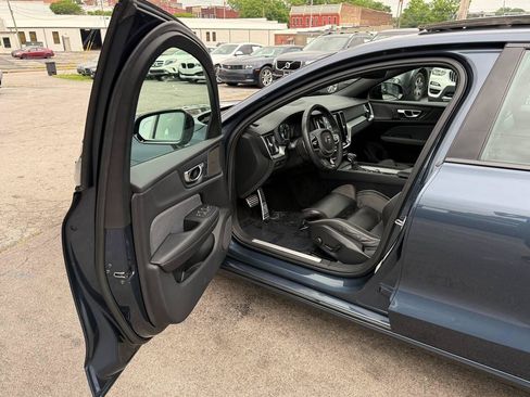 Used 2019 Volvo S60 T5 R-Design FWD image 14