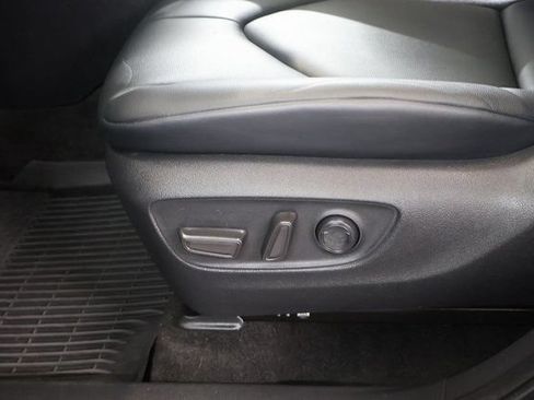 Used 2023 Toyota Highlander XLE AWD/4WD image 15