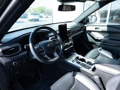 Used 2023 Ford Explorer Platinum w/ Technology Package image 20
