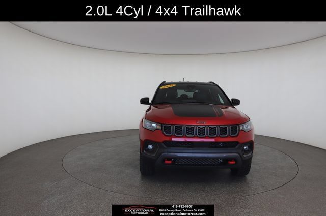 Used 2025 Jeep Compass Trailhawk AWD/4WD image 31