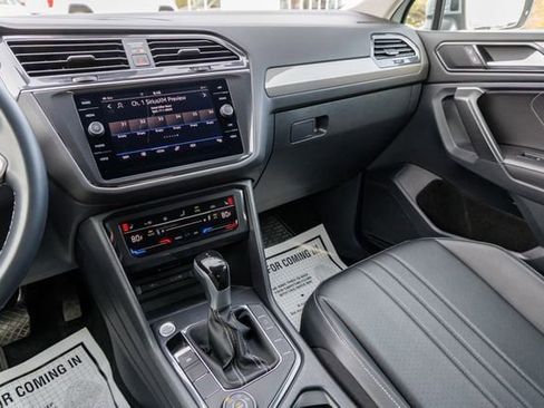 Used 2024 Volkswagen Tiguan SE AWD/4WD image 19
