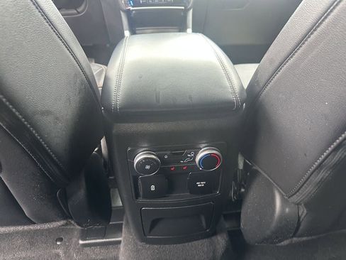 Used 2022 Ford Explorer Limited w/ Limited Technology Package image 10