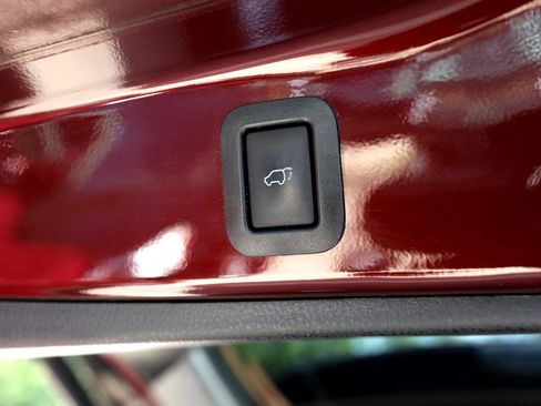 Used 2019 Toyota Highlander XLE image 15