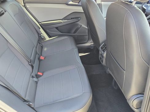 Certified 2024 Volkswagen Taos SE FWD image 17