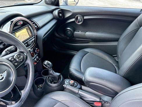 Used 2018 MINI Cooper Convertible image 26