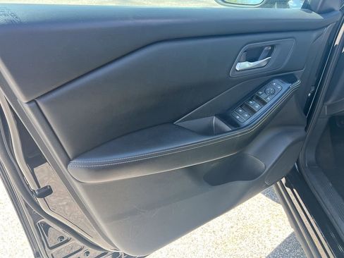 Used 2024 Nissan Rogue SV image 12