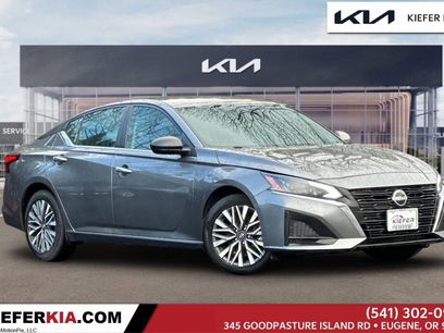 Used 2024 Nissan Altima 2.5 SV