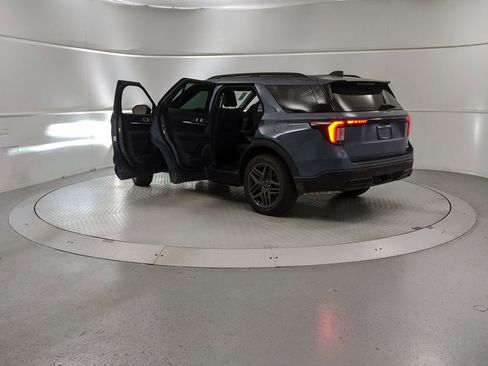 New 2025 Ford Explorer ST-Line w/ ST-Line Street Pack image 10