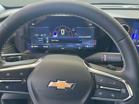 New 2026 Chevrolet Traverse LT image 14