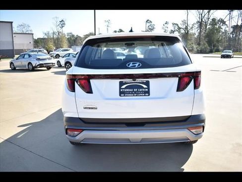 Used 2025 Hyundai Tucson SE FWD image 3