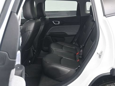 Used 2022 Jeep Compass Latitude AWD/4WD image 5