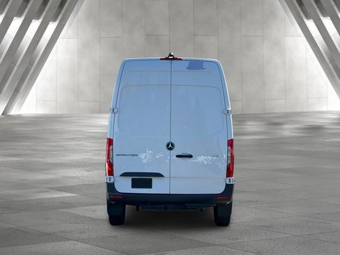 Used 2025 Mercedes-Benz Sprinter 2500 image 5