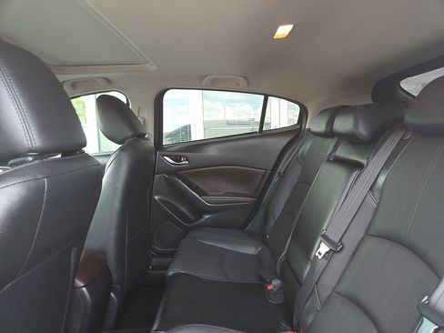 Used 2018 MAZDA MAZDA3 Grand Touring w/ Premium Equipment Package image 7