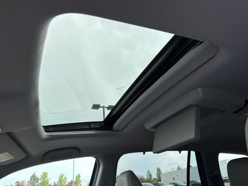 Used 2021 Honda Pilot Touring image 17