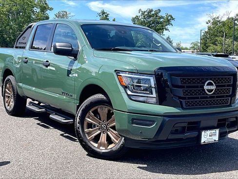 Certified 2024 Nissan Titan SV w/ SV Bronze Edition Package RWD image 32