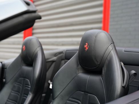 Used 2016 Ferrari California T RWD image 11
