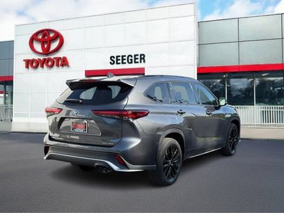 Used 2023 Toyota Highlander XSE