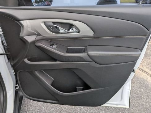Used 2020 Chevrolet Traverse LT FWD image 36