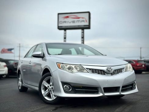 Used 2014 Toyota Camry SE image 1