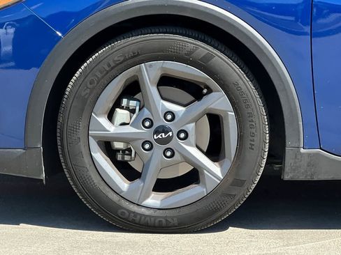 Used 2025 Kia K4 LXS image 12