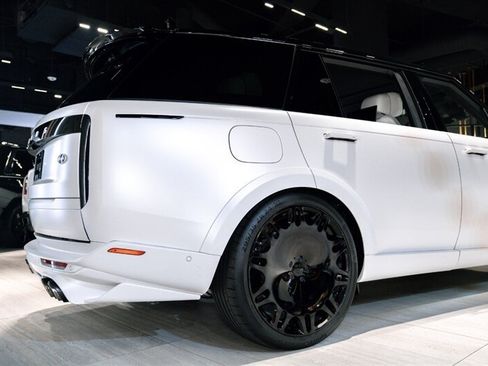 Used 2025 Land Rover Range Rover SV AWD/4WD image 30